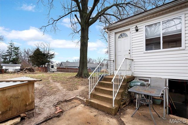 2411 Telegraph Road, Lemay, MO 63125