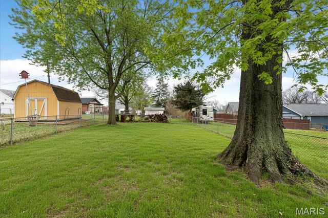 2411 Telegraph Road, Lemay, MO 63125