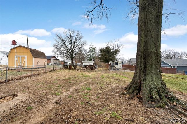 2411 Telegraph Road, Lemay, MO 63125