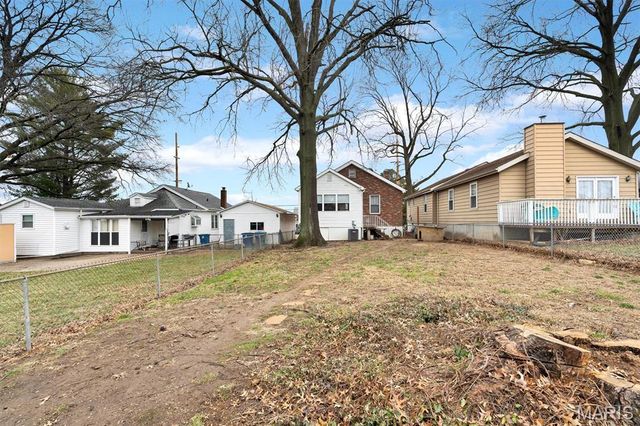 2411 Telegraph Road, Lemay, MO 63125