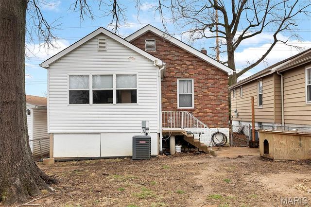 2411 Telegraph Road, Lemay, MO 63125