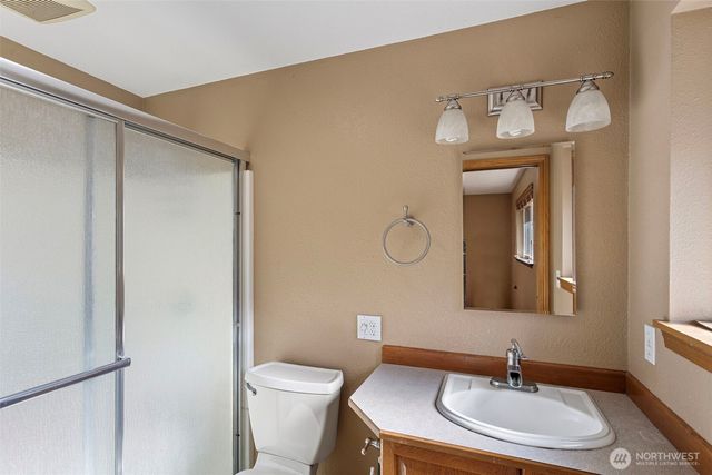 23829 SE 208th St, Maple Valley, WA 98038