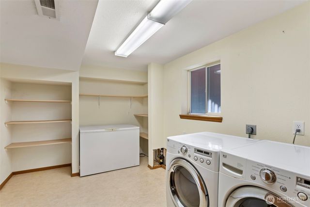 23829 SE 208th St, Maple Valley, WA 98038