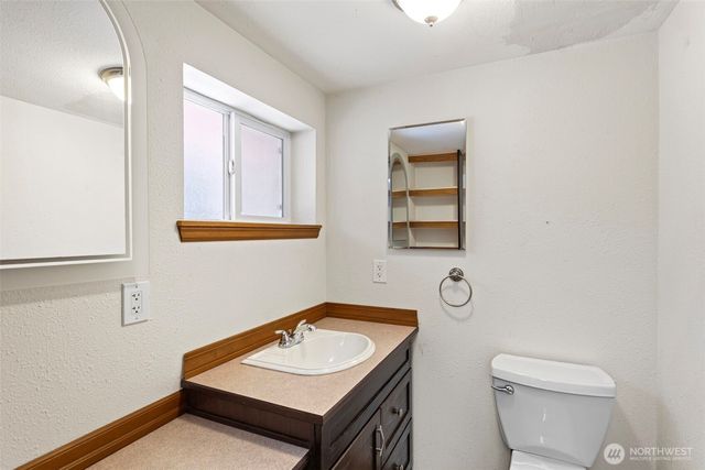 23829 SE 208th St, Maple Valley, WA 98038