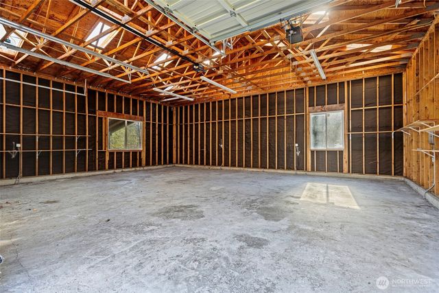 23829 SE 208th St, Maple Valley, WA 98038