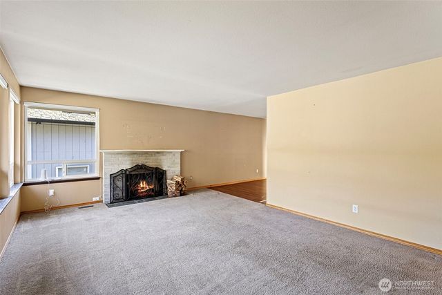 23829 SE 208th St, Maple Valley, WA 98038