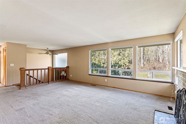 23829 SE 208th St, Maple Valley, WA 98038