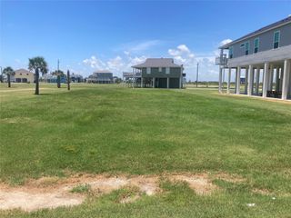 817 Casa Drive, Crystal Beach, TX 77650