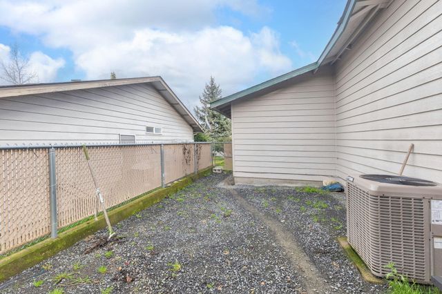 1460 SW Kokanee Lane, Grants Pass, OR 97527