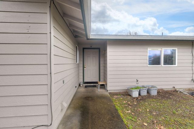 1460 SW Kokanee Lane, Grants Pass, OR 97527