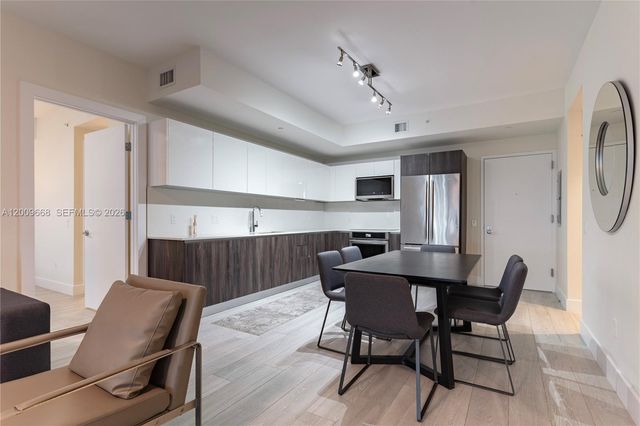 2960 NE 207th St 904, Aventura, FL 33180