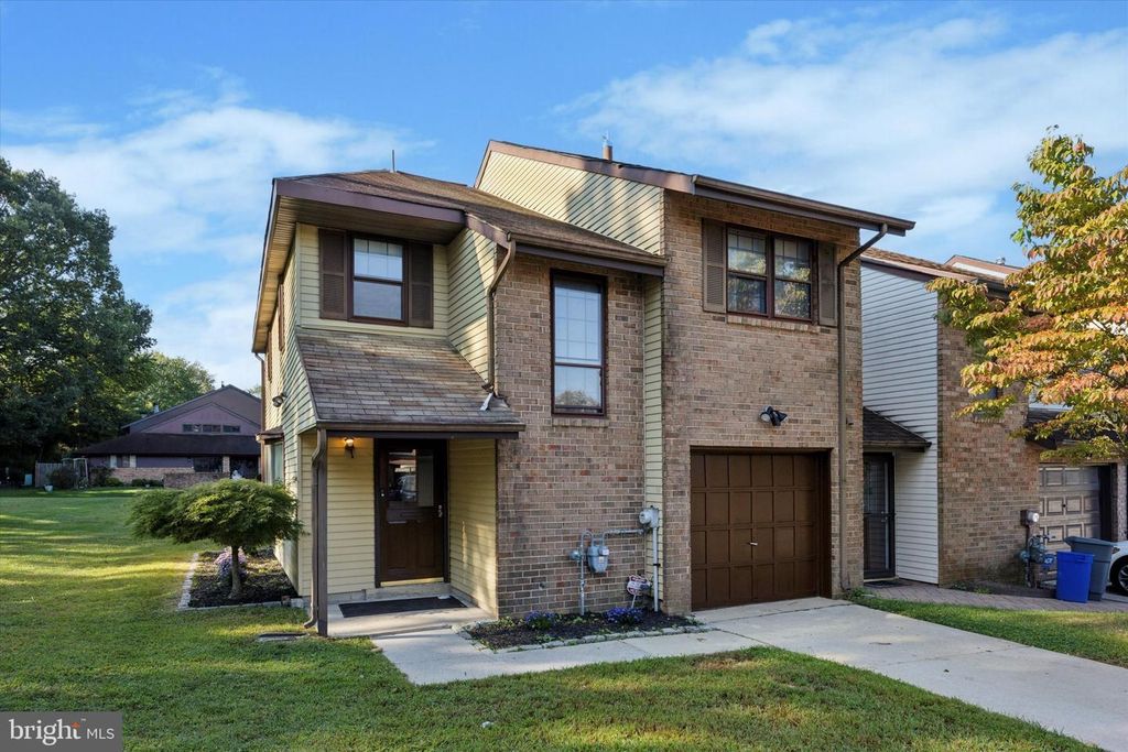 34 LAFAYETTE LN, Cherry Hill, NJ 08003