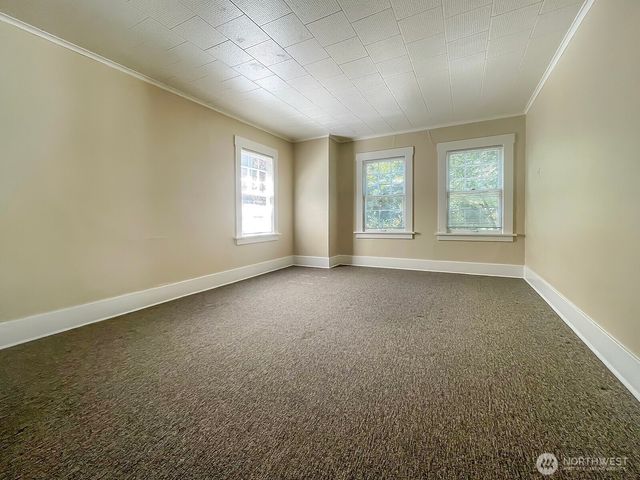 5262 15th Avenue NE, Seattle, WA 98105