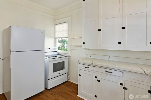 5262 15th Avenue NE, Seattle, WA 98105
