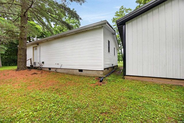 6352 W Woodland Road, Ellettsville, IN 47429