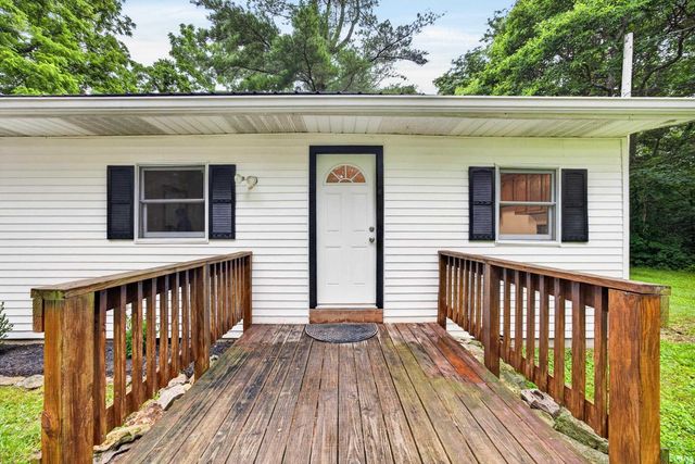 6352 W Woodland Road, Ellettsville, IN 47429