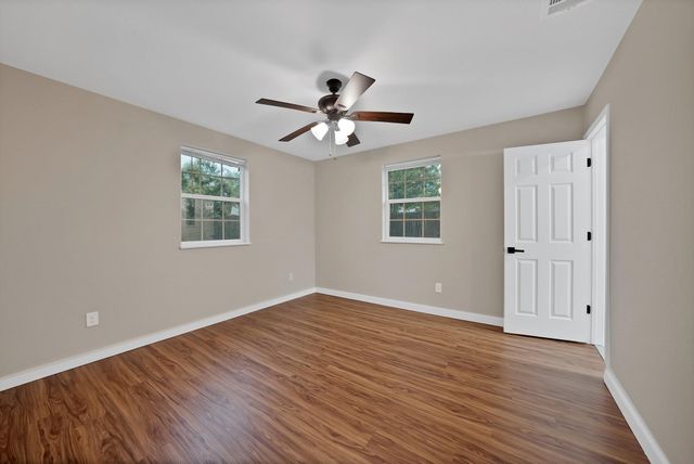 824 E Prairie View Road, Crowley, TX 76036