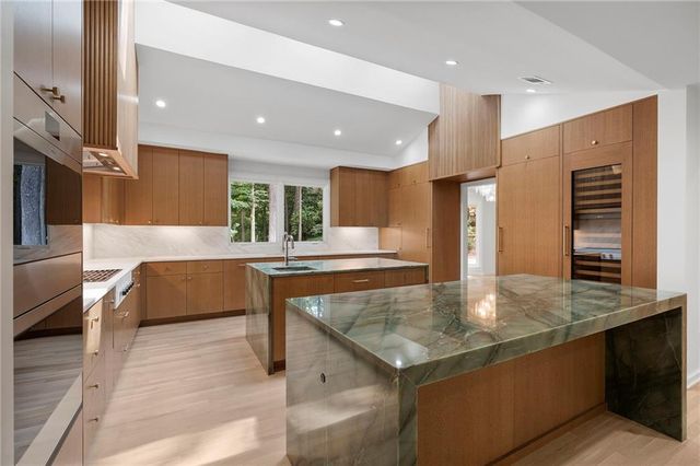366 Blackland Road NW, Atlanta, GA 30342
