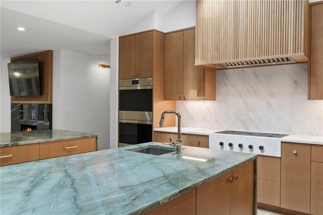 366 Blackland Road NW, Atlanta, GA 30342