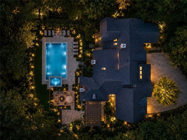 366 Blackland Road NW, Atlanta, GA 30342