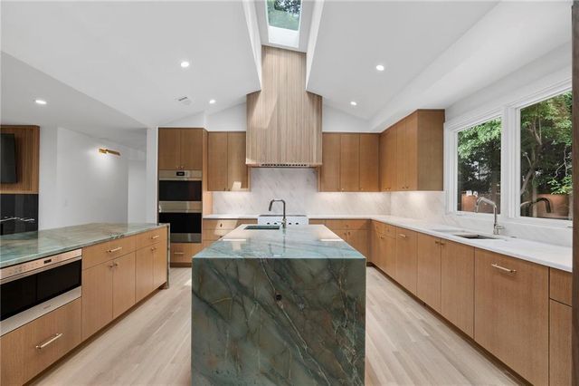 366 Blackland Road NW, Atlanta, GA 30342