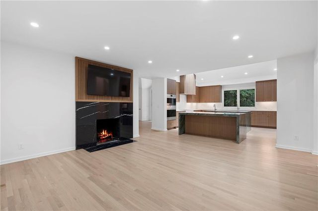 366 Blackland Road NW, Atlanta, GA 30342