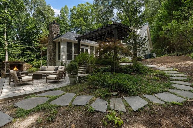 366 Blackland Road NW, Atlanta, GA 30342