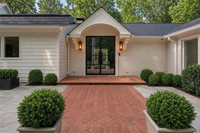 366 Blackland Road NW, Atlanta, GA 30342