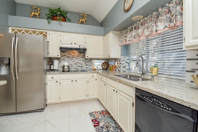 14823 Redwood Bend Trail, Houston, TX 77062