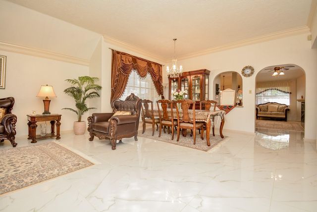 14823 Redwood Bend Trail, Houston, TX 77062