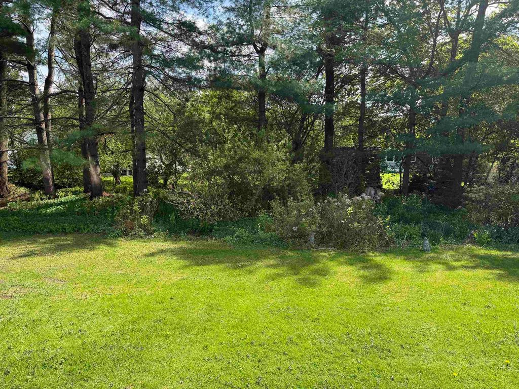 Image 5 of property listing at 103 Jennings Brook Drive # 103, Bennington, VT 05201