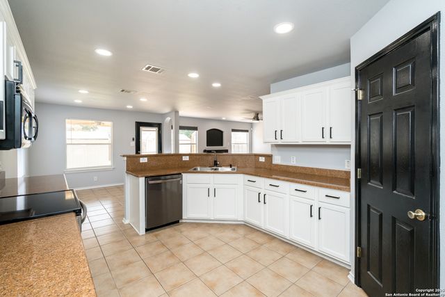 9439 Anderson Way, Converse, TX 78109