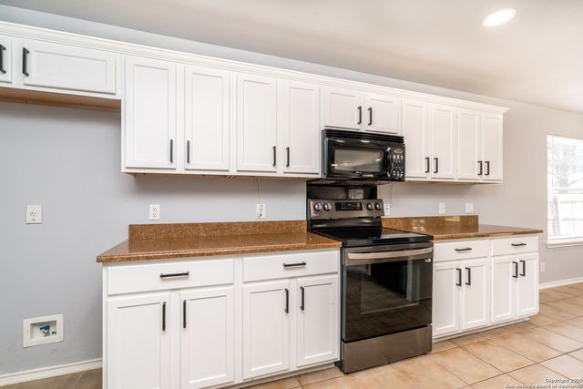 9439 Anderson Way, Converse, TX 78109