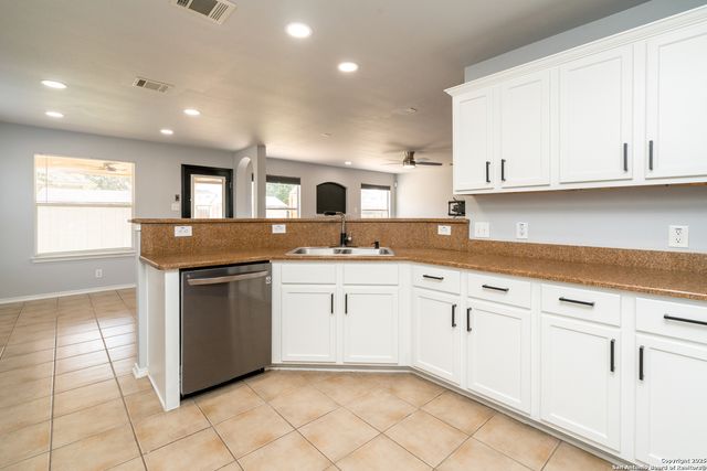 9439 Anderson Way, Converse, TX 78109