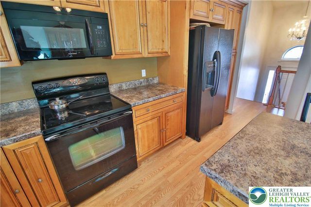 1357 North Cottonwood Road, Lehigh Twp, PA 18038