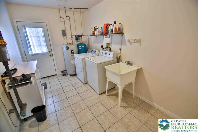 1357 North Cottonwood Road, Lehigh Twp, PA 18038