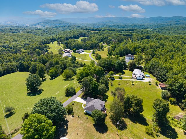 634 Josh Hill Road, Pine Knot, KY 42635
