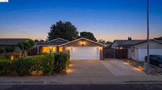 1621 Edgewood Dr, Oakley, CA 94561