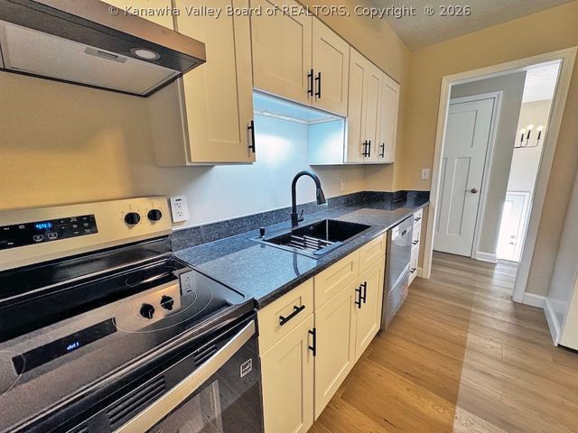 137 Springlea Drive, Winfield, WV 25213