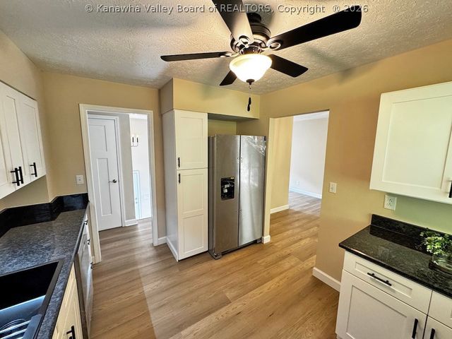 137 Springlea Drive, Winfield, WV 25213