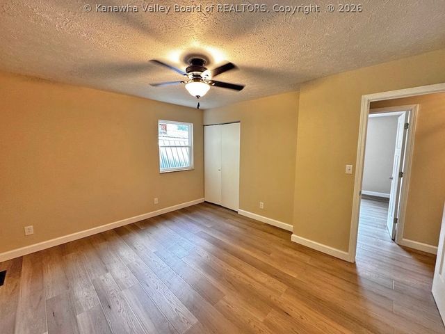 137 Springlea Drive, Winfield, WV 25213