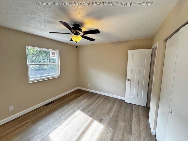 137 Springlea Drive, Winfield, WV 25213