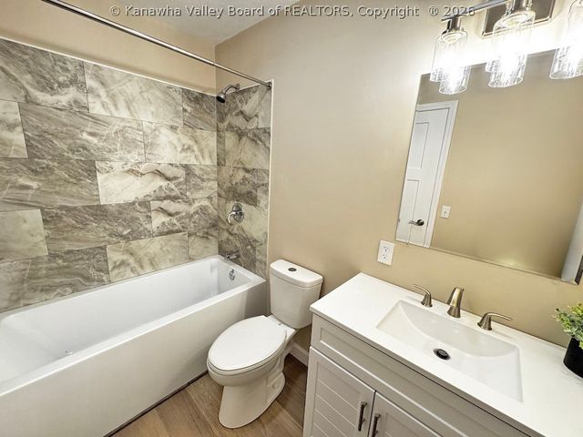137 Springlea Drive, Winfield, WV 25213