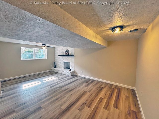 137 Springlea Drive, Winfield, WV 25213