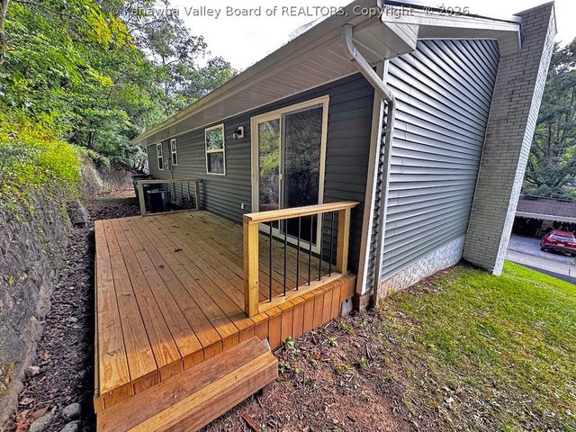 137 Springlea Drive, Winfield, WV 25213