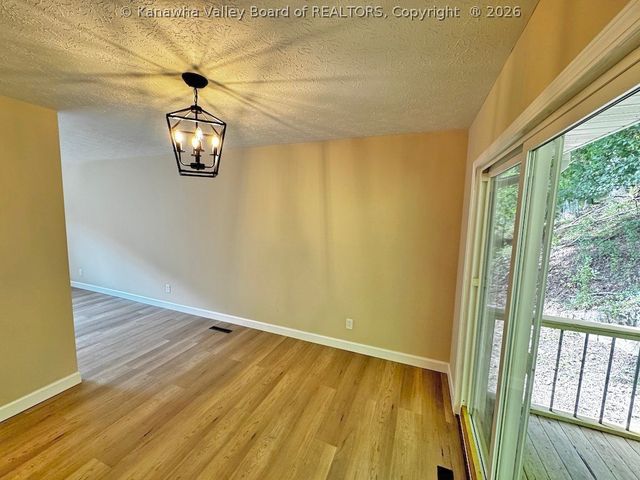 137 Springlea Drive, Winfield, WV 25213
