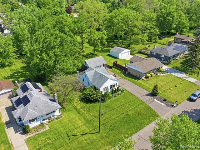 2733 Lovington Drive, Troy, MI 48083