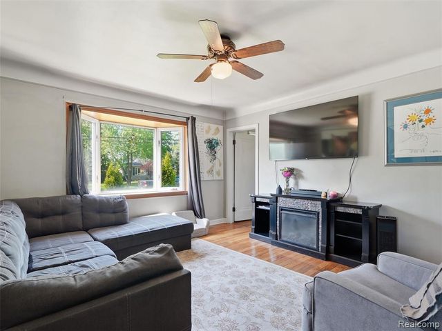 2733 Lovington Drive, Troy, MI 48083