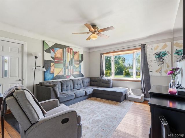 2733 Lovington Drive, Troy, MI 48083
