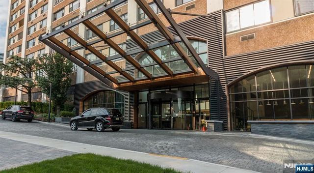 250 Gorge Road 28I, Cliffside Park, NJ 07010